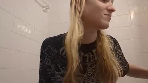 lil gemmie online show from January 2026 04:00:01 PM