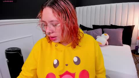 Snapshot of lil_la_skye chatting on April 2026 01:09:02 PM Lila online show from April 2026 01:09:02 PM