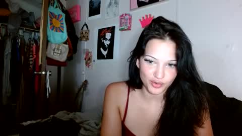 Snapshot of lil_luluvert chatting on April 2026 03:22:01 AM lil_luluvert online show from April 2026 03:22:01 AM