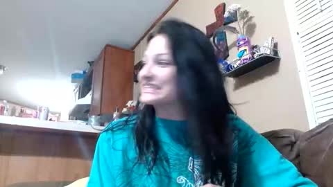 Snapshot of lil_luluvert chatting on April 2026 05:02:02 AM lil_luluvert online show from April 2026 05:02:02 AM