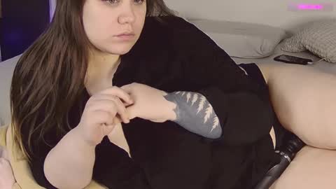 Snapshot of lil_nessa chatting on February 2025 08:38:01 AM Nessa Greyrat if u like me tip 25 tk and put online show from February 2025 08:38:01 AM