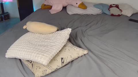 Snapshot of lil_nessa chatting on February 2025 09:00:01 AM Nessa Greyrat if u like me tip 25 tk and put online show from February 2025 09:00:01 AM