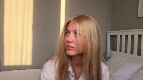 Emma online show from October 2025 10:05:02 AM