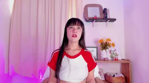 Lila  online show from November 2025 08:20:01 PM