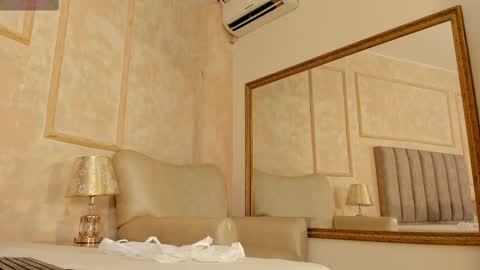 lila bailey  online show from February 2025 07:38:01 PM