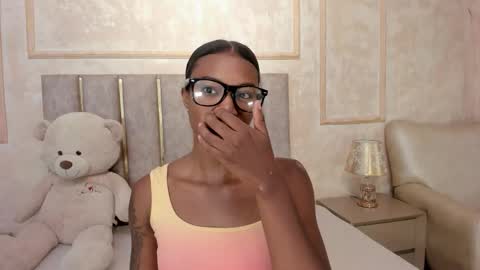 lila bailey  online show from November 2025 07:36:01 PM