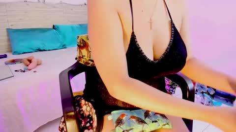 Snapshot of lilah_sweet chatting on September 2025 12:15:02 PM Lilah Sweet online show from September 2025 12:15:02 PM