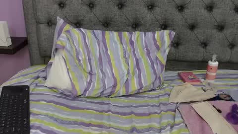 Lilasuni online show from December 2024 08:51:01 PM