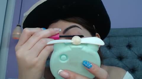 Lilasuni online show from September 2025 04:18:01 PM