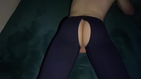 Snapshot of lilbenny05 chatting on March 2026 09:37:02 AM lilbenny05 online show from March 2026 09:37:02 AM