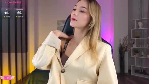 Snapshot of lilcatalia chatting on November 2025 10:17:02 AM Hi im Yuki online show from November 2025 10:17:02 AM