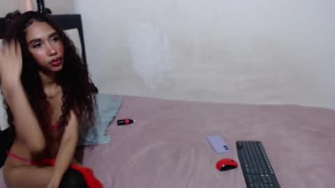 Snapshot of lilcurly_garcia chatting on December 2024 06:21:01 AM lilcurly_garcia online show from December 2024 06:21:01 AM