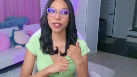 Snapshot of lileviemarie chatting on March 2026 01:32:01 AM evie online show from March 2026 01:32:01 AM