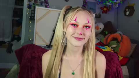 Snapshot of lilfknsquirt chatting on November 2025 07:13:02 PM LilSquirt online show from November 2025 07:13:02 PM