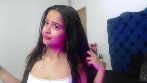 Lili online show from November 2025 03:41:01 AM