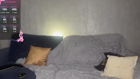 Lili online show from December 2025 09:58:01 AM