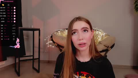 Snapshot of lili__roze_ chatting on January 2025 03:26:01 AM lili__roze_ online show from January 2025 03:26:01 AM