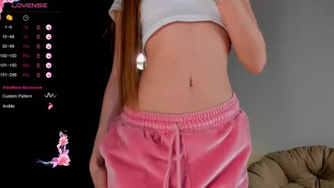 Snapshot of lili__roze_ chatting on March 2025 09:46:02 PM lili__roze_ online show from March 2025 09:46:02 PM