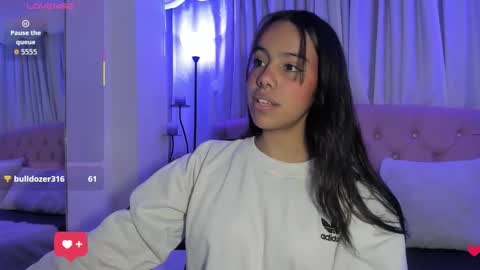 Lili  online show from October 2025 11:56:02 PM