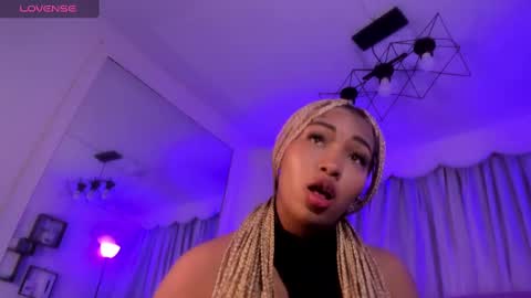 Lili online show from October 2025 02:42:01 AM