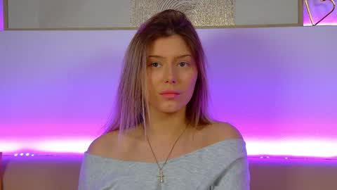 Mia online show from February 2025 12:37:01 PM