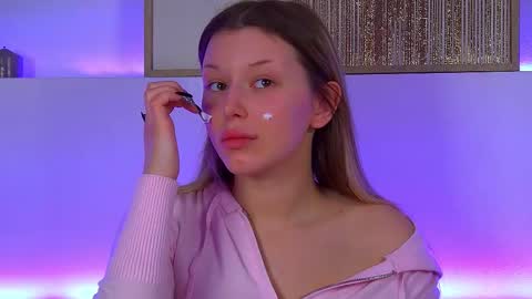 Mia online show from February 2025 06:50:02 AM