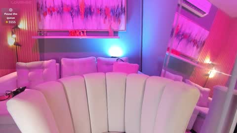 Snapshot of lilian_vergara chatting on February 2026 08:03:02 PM holis soy lily chang no olvides el pulgar arriba es muy importante para mi 3 independent model online show from February 2026 08:03:02 PM