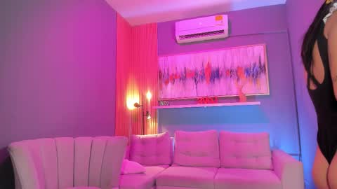 Snapshot of lilian_vergara chatting on March 2026 08:04:01 PM holis soy lily chang no olvides el pulgar arriba es muy importante para mi 3 independent model online show from March 2026 08:04:01 PM