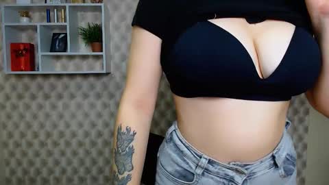 Liliana online show from November 2025 09:41:01 AM