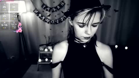 Snapshot of liliandaniels chatting on October 2025 07:06:01 AM Lilian online show from October 2025 07:06:01 AM