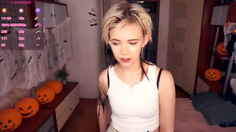 Snapshot of liliandaniels chatting on October 2025 03:35:02 PM Lilian online show from October 2025 03:35:02 PM