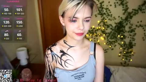 Snapshot of liliandaniels chatting on December 2025 07:39:01 AM Lilian online show from December 2025 07:39:01 AM