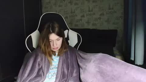 liliawoolf online show from December 2025 12:32:01 PM