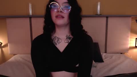  Lili  online show from November 2025 03:01:01 PM