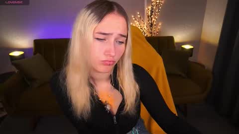 lilielfie online show from November 2025 01:44:02 PM