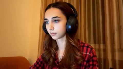 Snapshot of lilihalvorsen chatting on September 2025 10:22:01 PM Lina online show from September 2025 10:22:01 PM