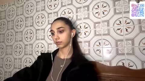 Lina online show from November 2025 10:26:01 PM