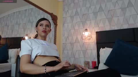 LilyJensen online show from September 2025 09:25:02 PM