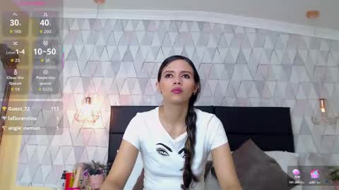 LilyJensen online show from October 2025 07:43:01 PM