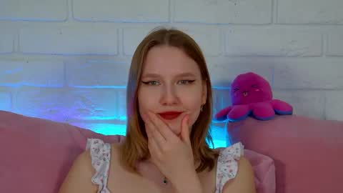 Snapshot of lililinn chatting on April 2026 01:41:02 PM LiliLinn online show from April 2026 01:41:02 PM
