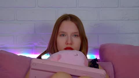 Snapshot of lililinn chatting on April 2026 05:45:01 AM LiliLinn online show from April 2026 05:45:01 AM
