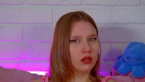Snapshot of lililinn chatting on May 2026 04:42:02 AM LiliLinn online show from May 2026 04:42:02 AM