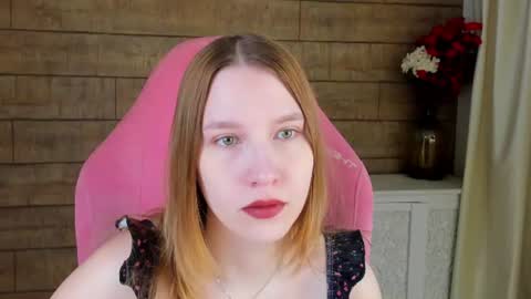 Snapshot of lililinn chatting on July 2026 04:20:01 AM LiliLinn online show from July 2026 04:20:01 AM