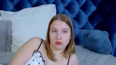Snapshot of lililinn chatting on July 2026 04:41:02 AM LiliLinn online show from July 2026 04:41:02 AM