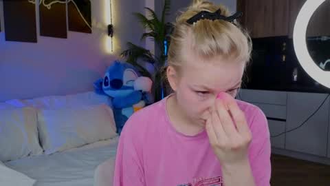 lililok101 online show from April 2026 01:53:01 AM