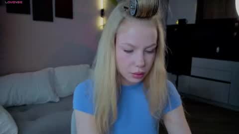 Snapshot of lililok101 chatting on June 2026 02:05:02 AM lililok101 online show from June 2026 02:05:02 AM