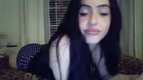 Snapshot of lililuvsy0u chatting on May 2026 03:57:02 AM lililuvsy0u online show from May 2026 03:57:02 AM