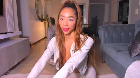 Lili  online show from December 2025 02:17:01 AM