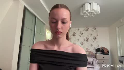 Snapshot of lilisfans chatting on April 2026 09:13:01 AM Lili online show from April 2026 09:13:01 AM