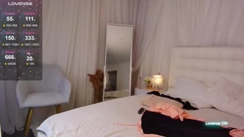 Snapshot of lilit_1love chatting on September 2025 04:40:02 PM Lilit online show from September 2025 04:40:02 PM